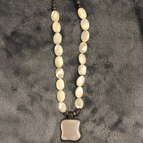 White Square Stone Pendant Necklace Choker Style - Picture 3 of 4